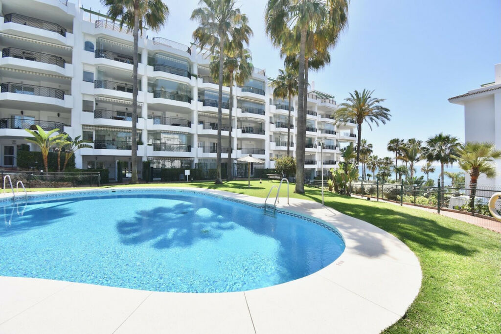 Middle Floor Apartment Calahonda Málaga - image 58