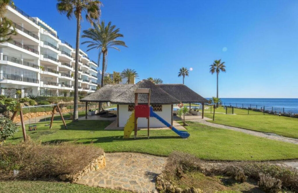 Middle Floor Apartment Calahonda Málaga - image 64