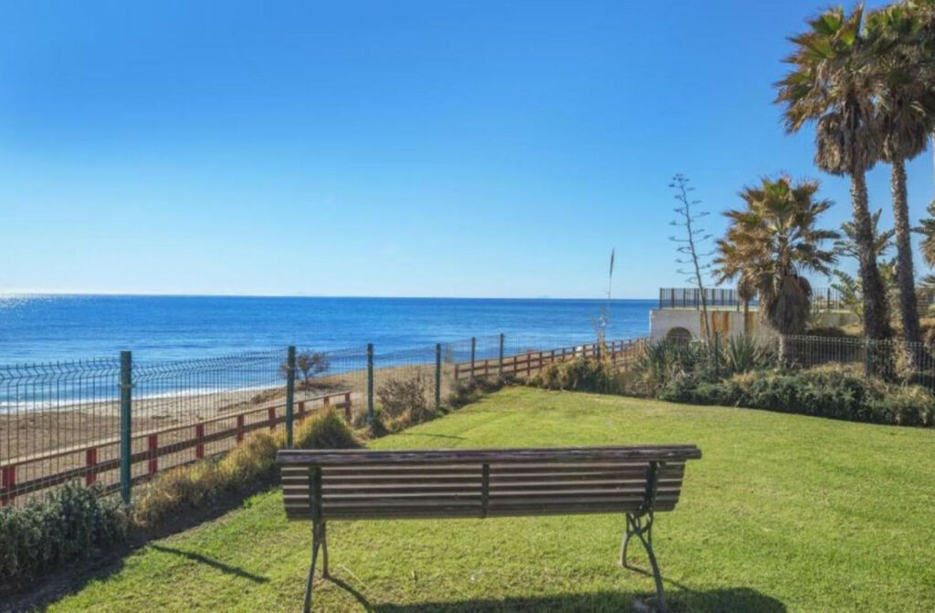Middle Floor Apartment Calahonda Málaga - image 67