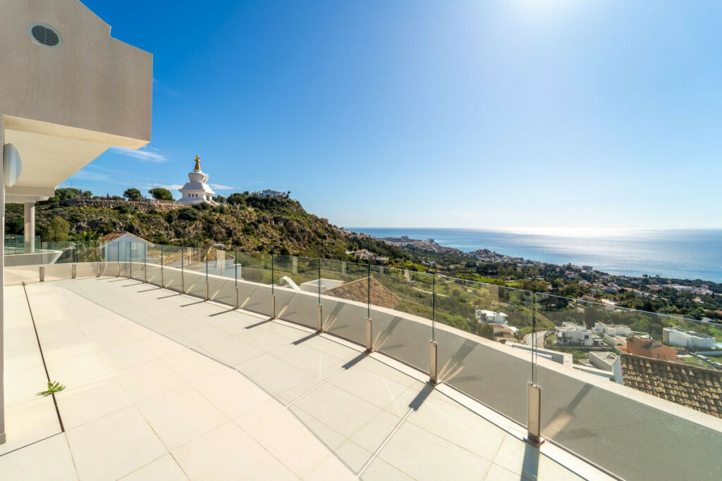 Penthouse Duplex Benalmadena Pueblo Málaga - image 7