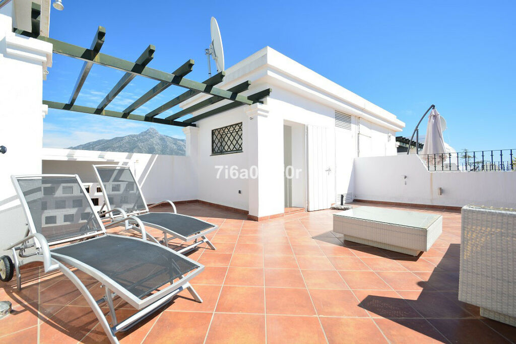 Penthouse Aloha Málaga - image 7