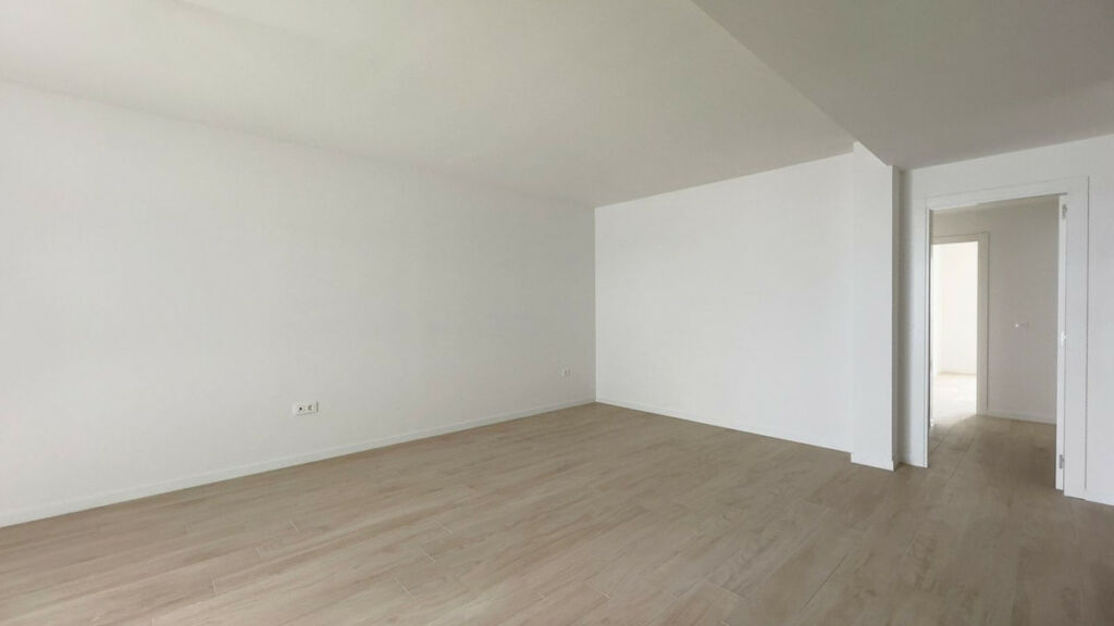 Middle Floor Apartment Nueva Andalucía Málaga - image 7