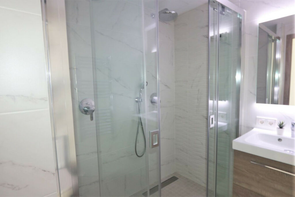 Top Floor Apartment Fuengirola Málaga - image 6