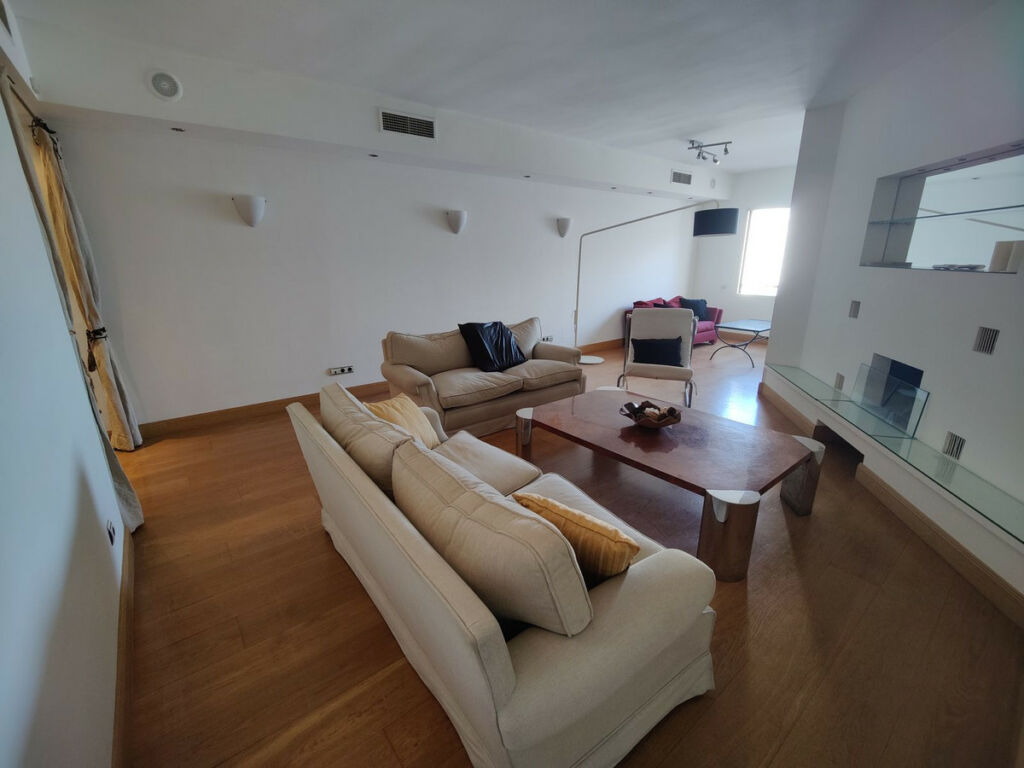 Middle Floor Apartment Puerto Banús Málaga - image 7