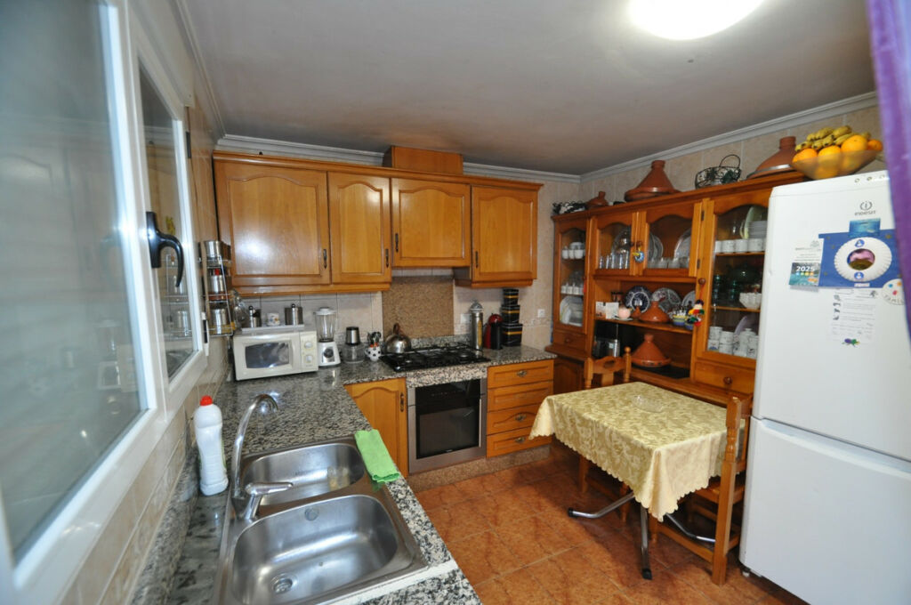 Townhouse Pinoso Alicante - image 7