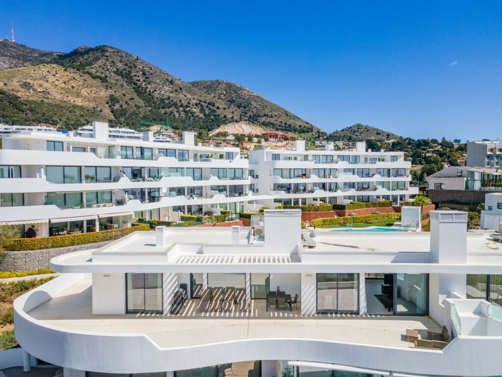 Penthouse Fuengirola Málaga - image 7