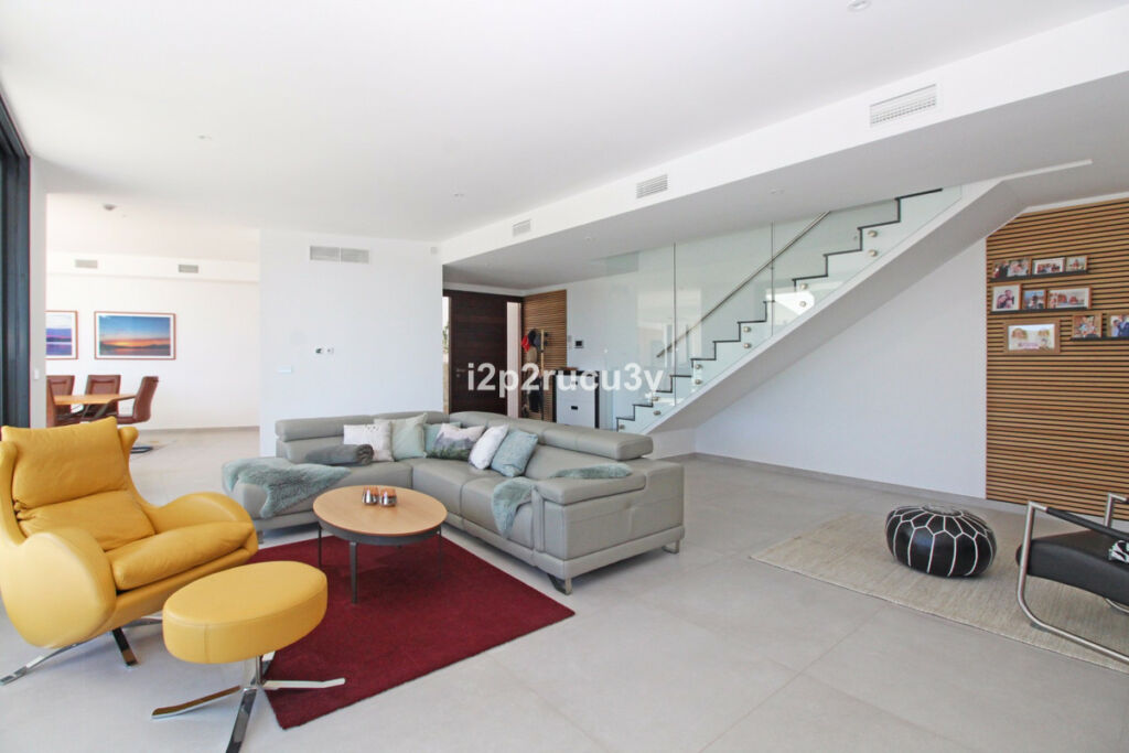 Detached Villa Moraira Alicante - image 9