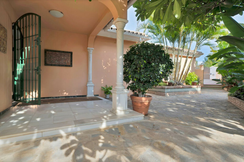 Detached Villa San Pedro de Alcántara Málaga - image 76
