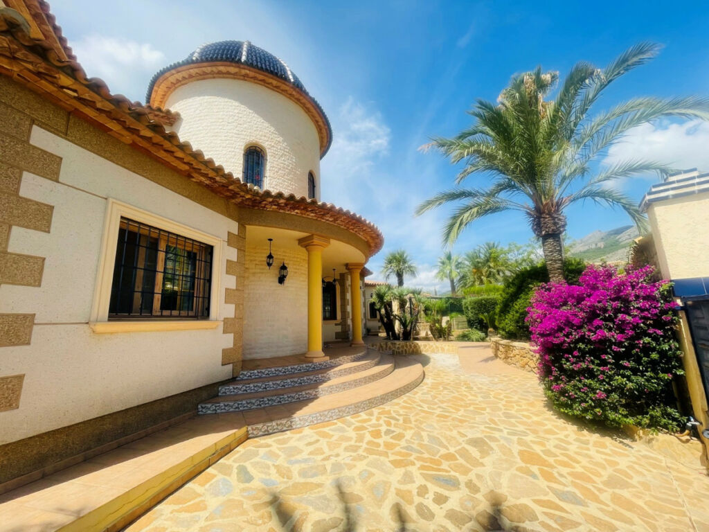 Detached Villa Altea Alicante - image 8