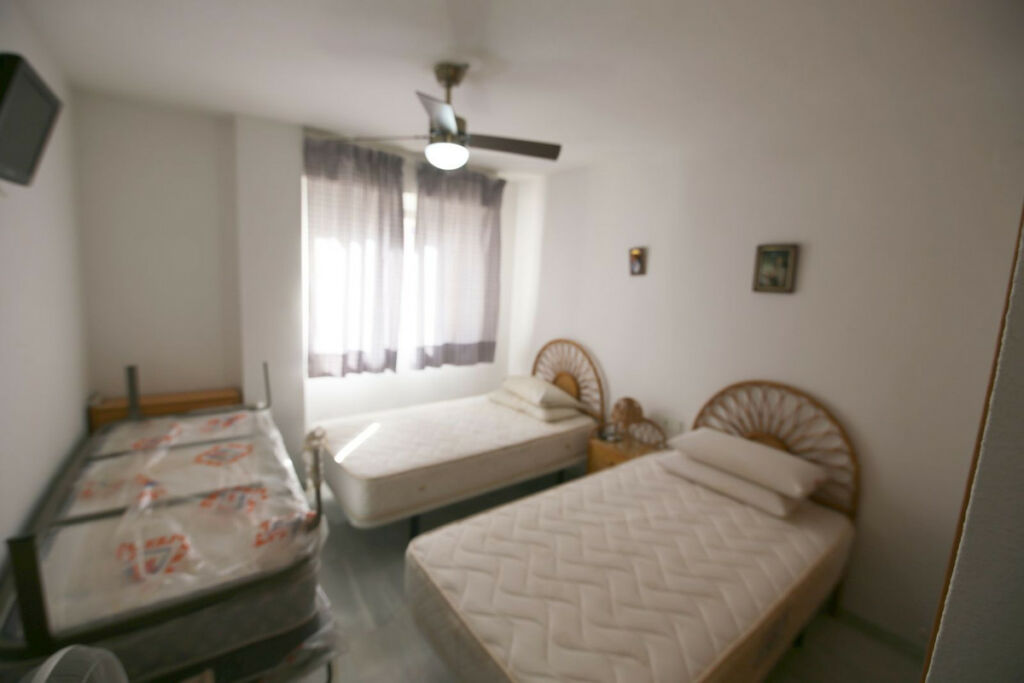 Middle Floor Apartment Estepona Málaga - image 8