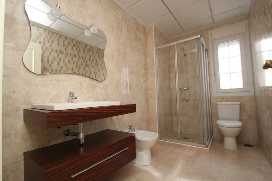 Detached Villa Cabo Roig Alicante - image 8