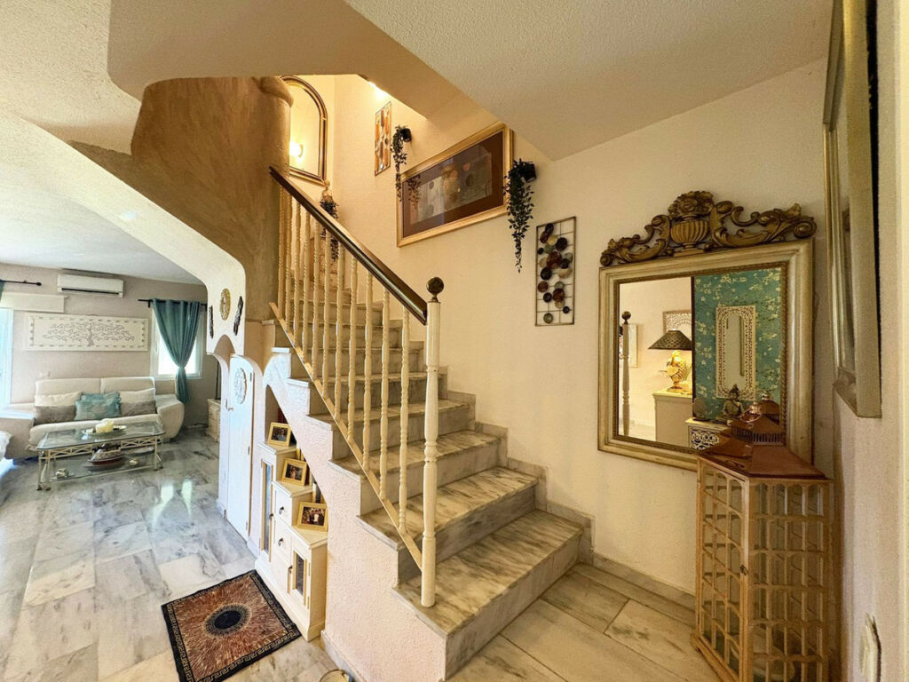 Semi-Detached House Bel Air Málaga - image 8