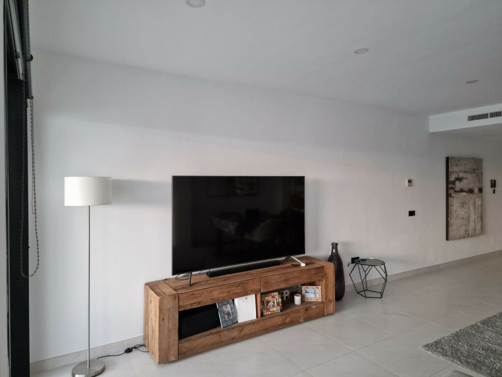 Middle Floor Apartment Estepona Málaga - image 8