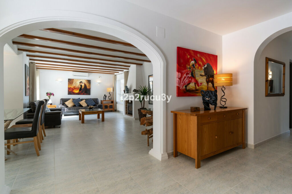 Detached Villa Moraira Alicante - image 8
