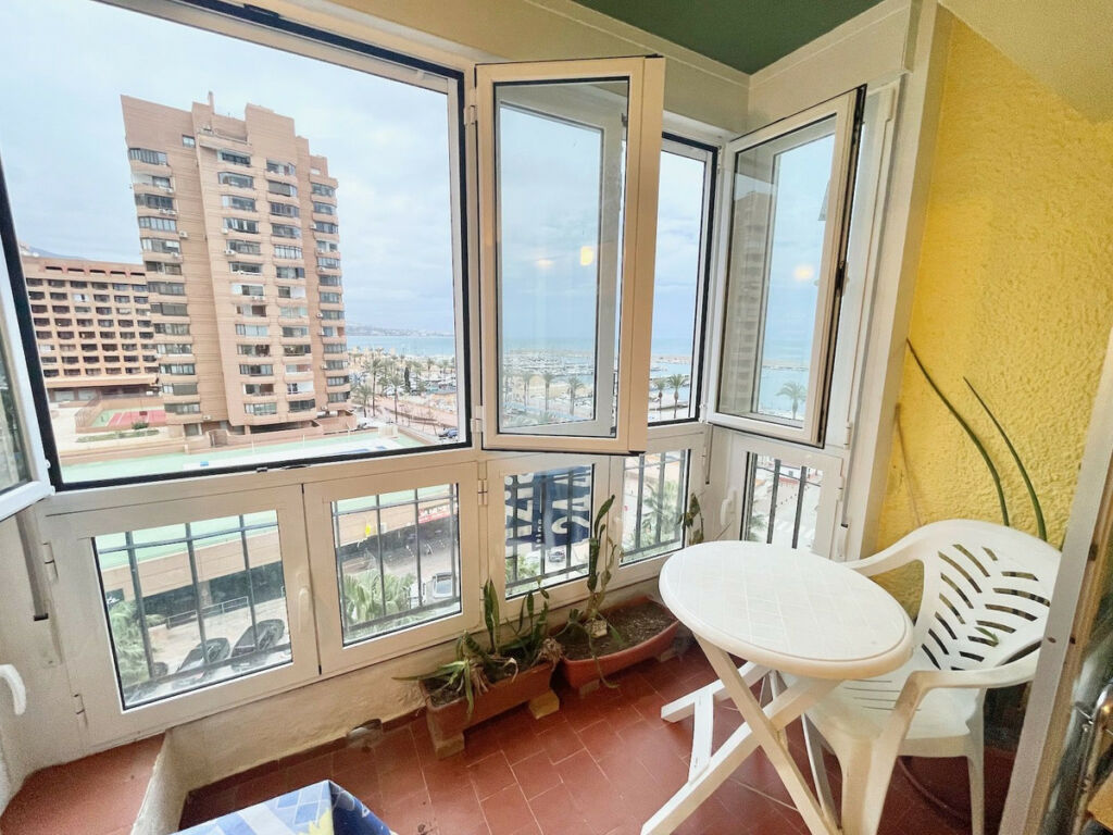 Middle Floor Apartment Fuengirola Málaga - image 8