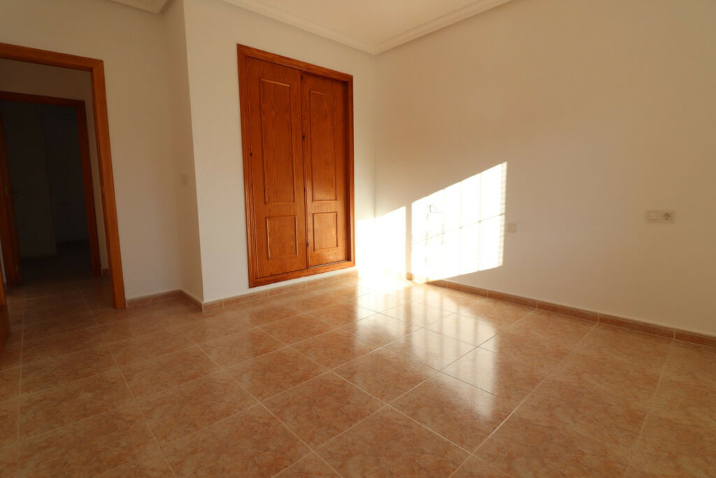 Detached Villa Montemar Alicante - image 8