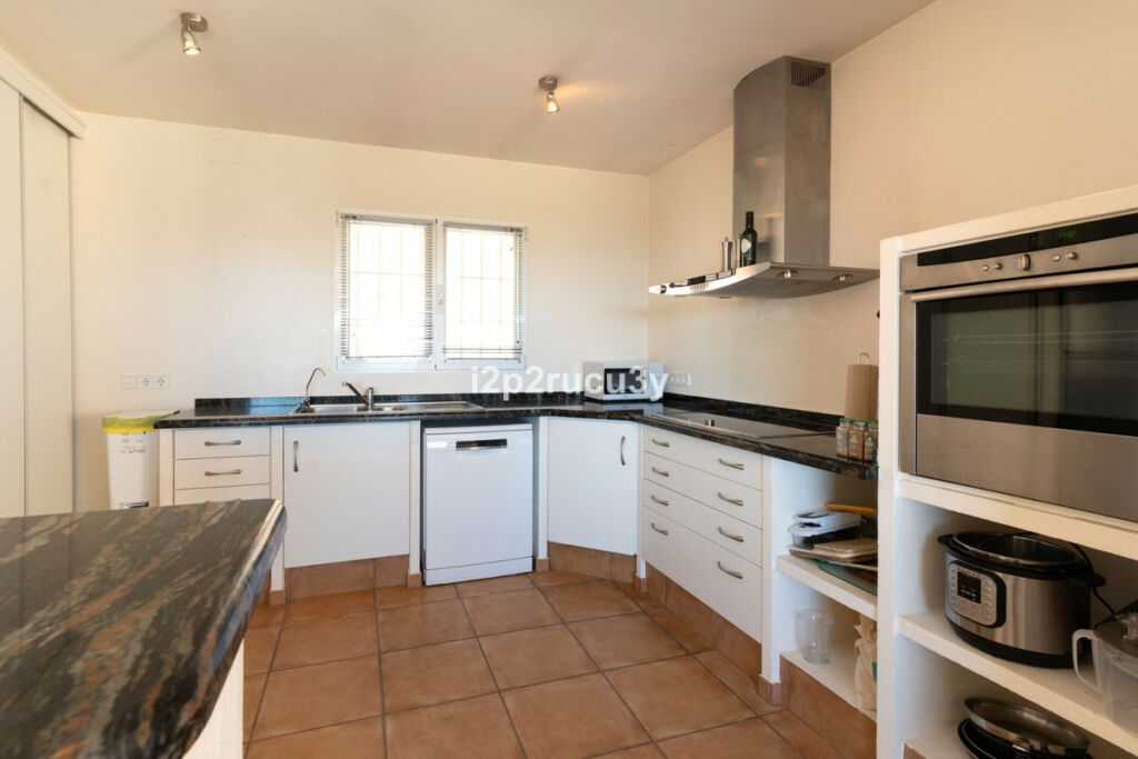 Detached Villa Moraira Alicante - image 8