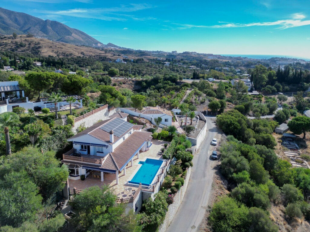 Detached Villa Mijas Málaga - image 11