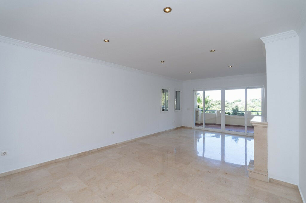 Ground Floor Apartment Elviria Málaga - image 8
