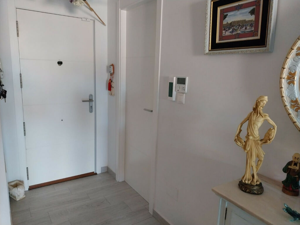 Middle Floor Apartment La Mata Alicante - image 8