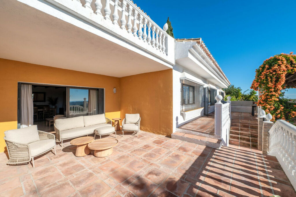 Detached Villa Valtocado Málaga - image 8