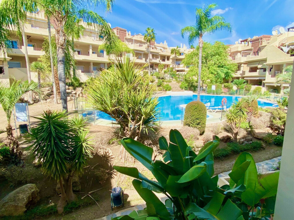 Middle Floor Apartment Benahavís Málaga - image 8