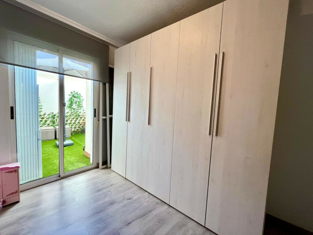Middle Floor Apartment Torrevieja Alicante - image 9