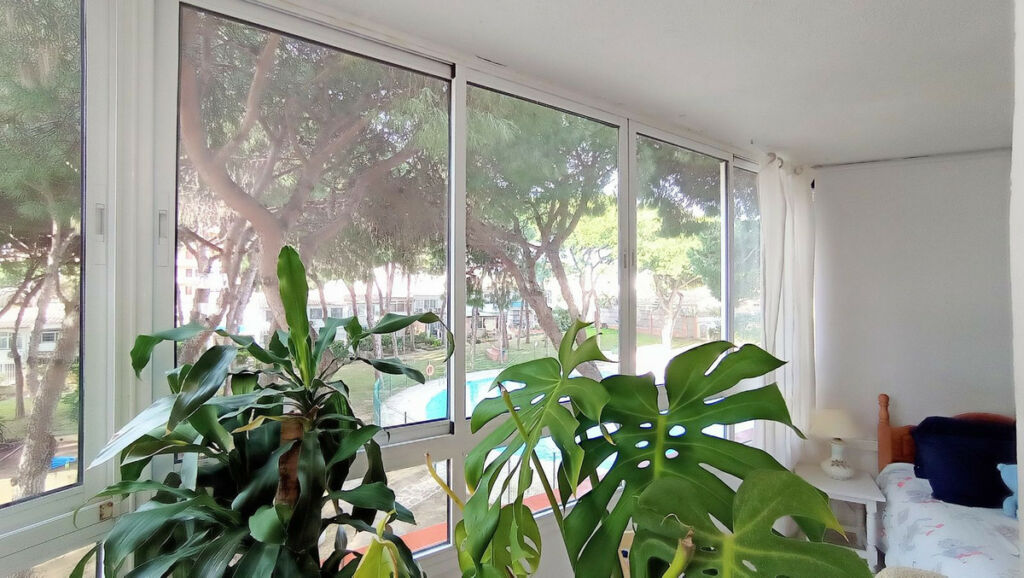 Middle Floor Apartment Calahonda Málaga - image 10