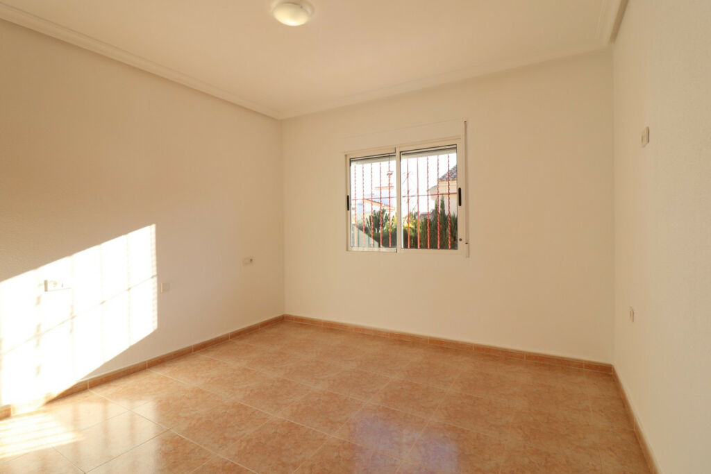 Detached Villa Montemar Alicante - image 9