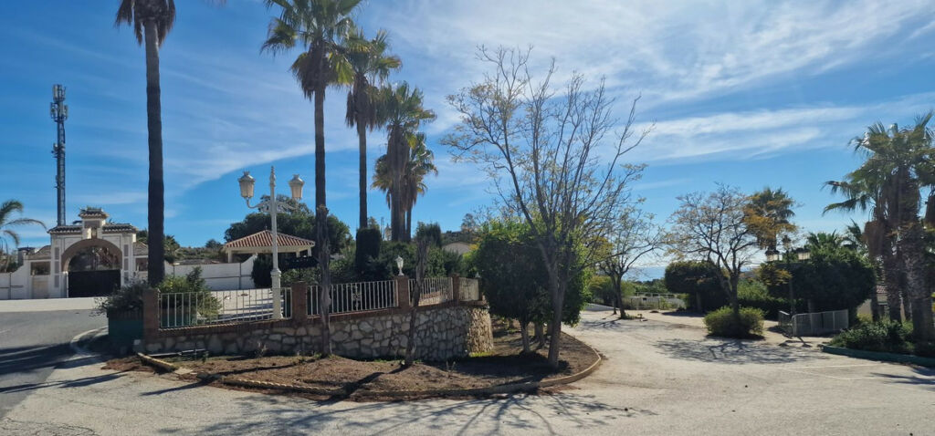 Commercial Plot Benalmadena Málaga - image 9