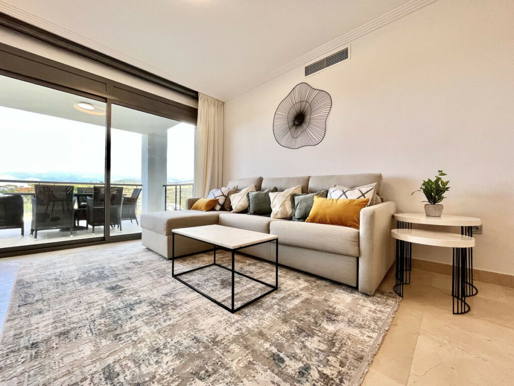 Middle Floor Apartment Los Flamingos Málaga - image 9
