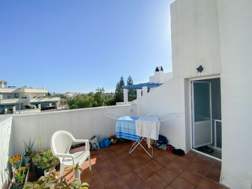 Townhouse Nueva Andalucía Málaga - image 9