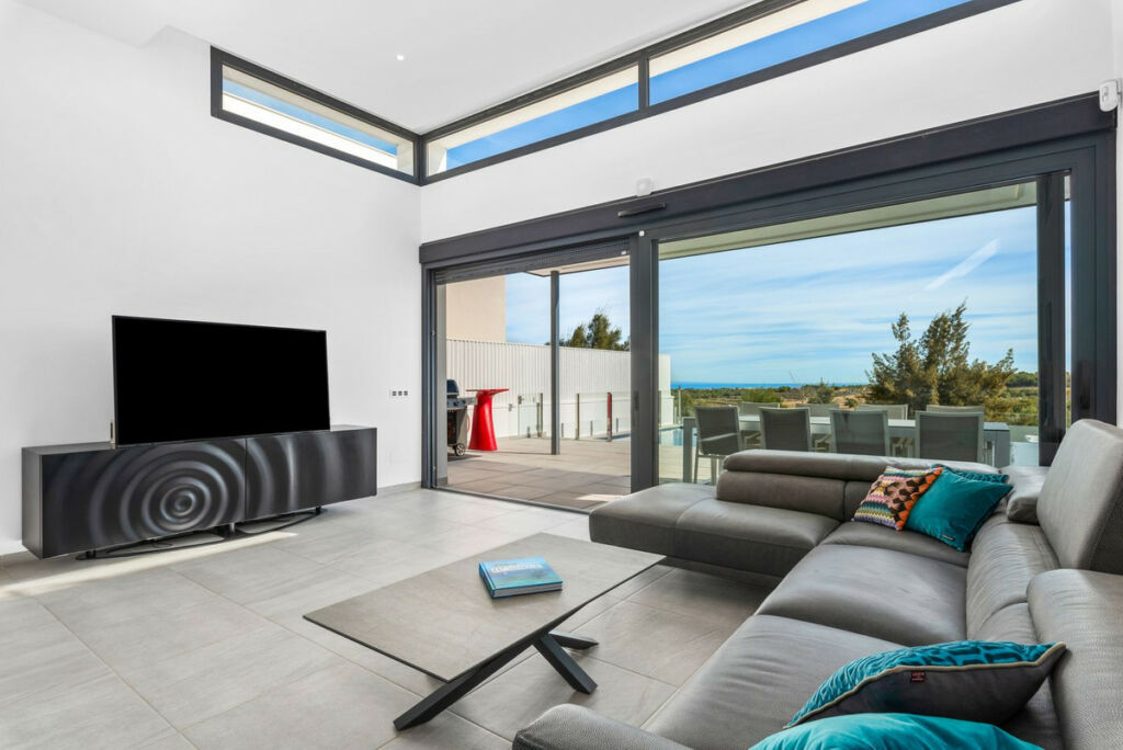 Detached Villa San Miguel de Salinas Alicante - image 9
