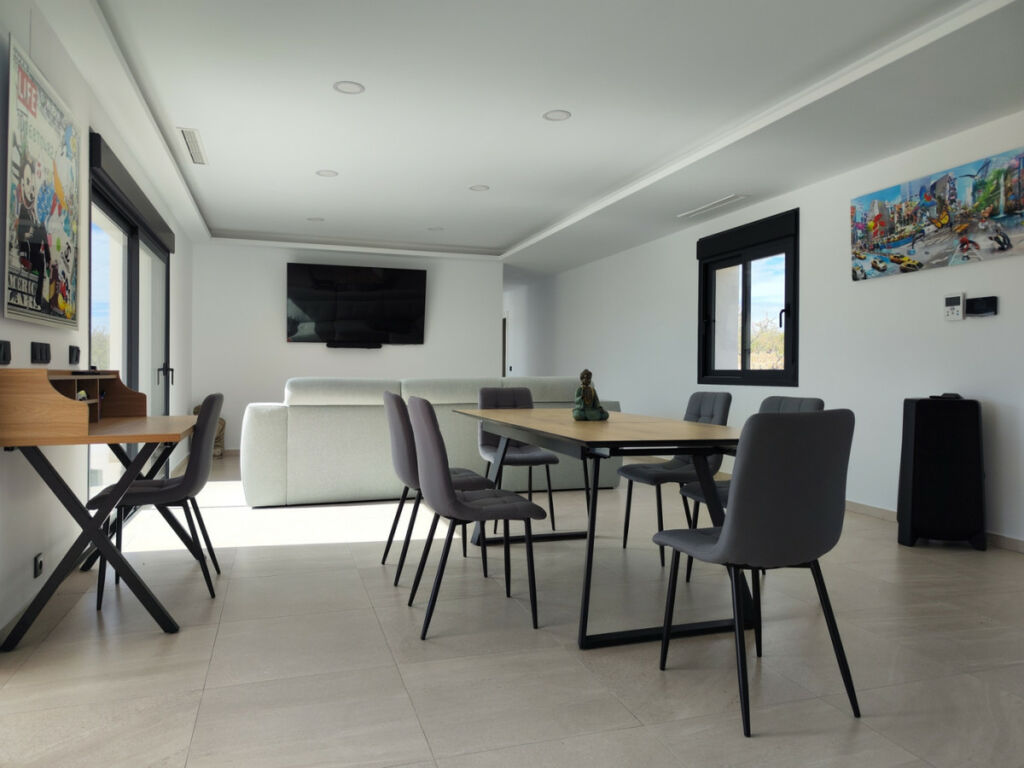 Detached Villa Aspe Alicante - image 9