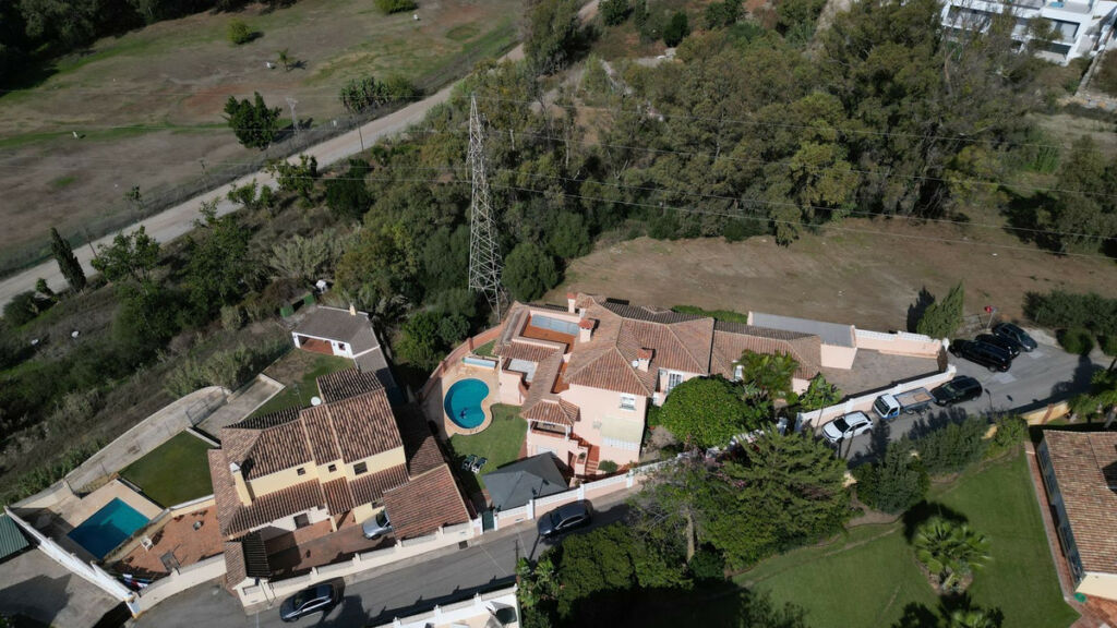 Detached Villa San Pedro de Alcántara Málaga - image 9