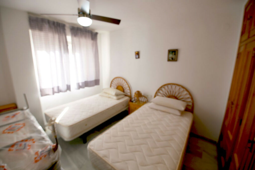 Middle Floor Apartment Estepona Málaga - image 9