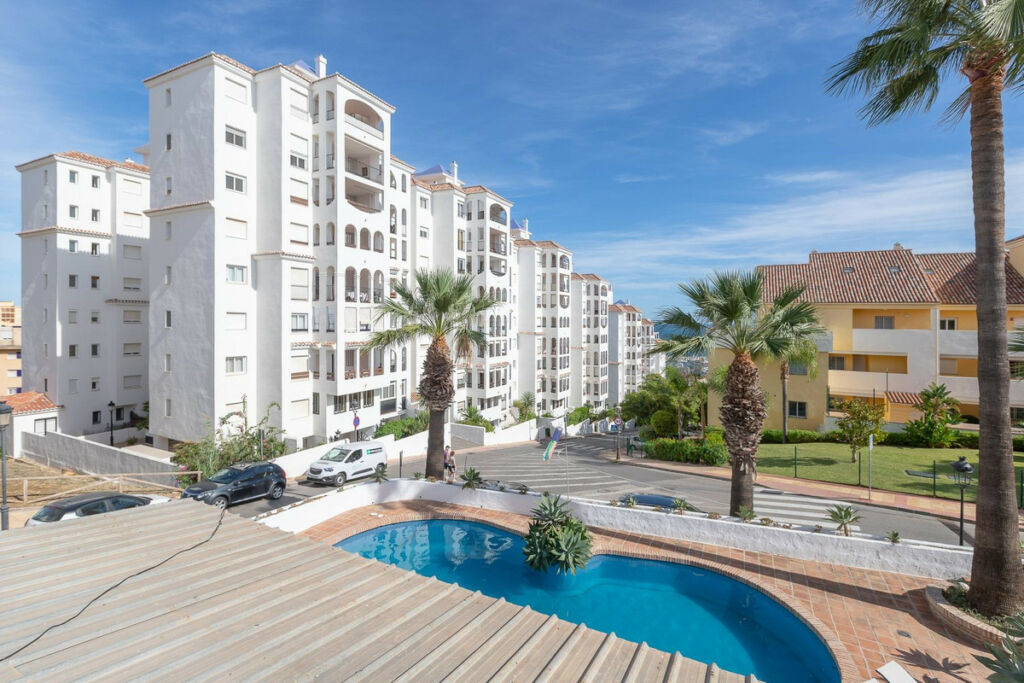 Townhouse Estepona Málaga - image 8