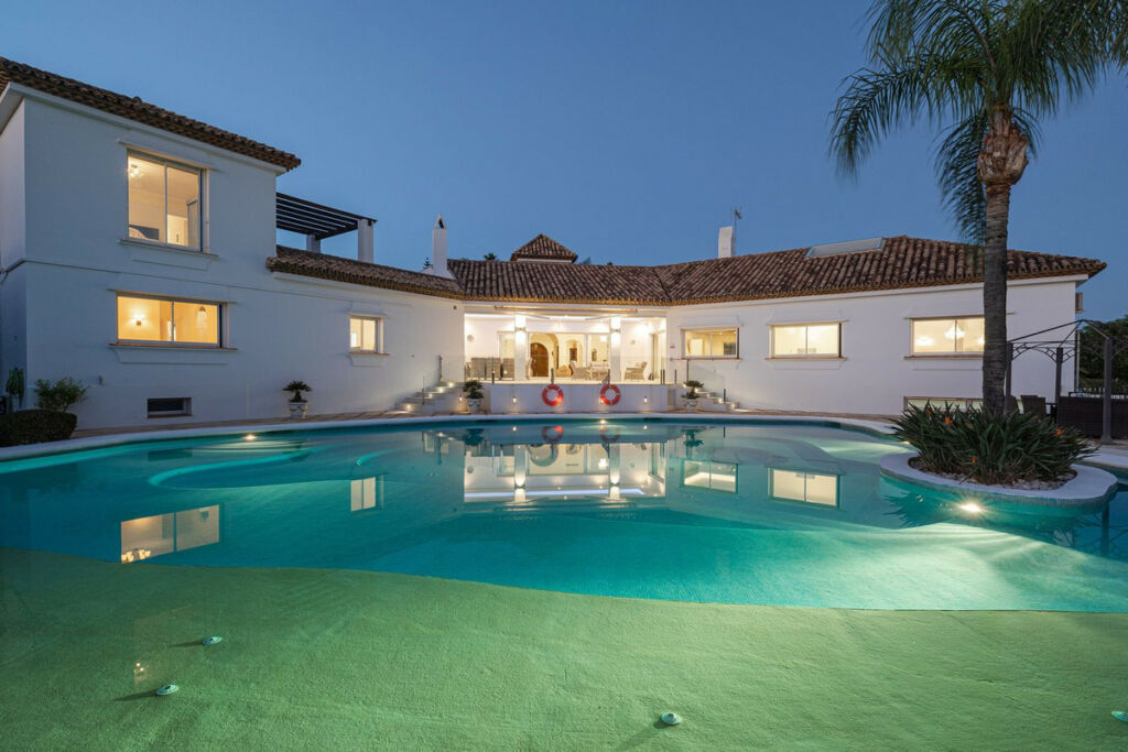 Detached Villa El Paraiso Málaga