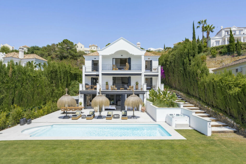 Detached Villa Benahavís Málaga - image 2