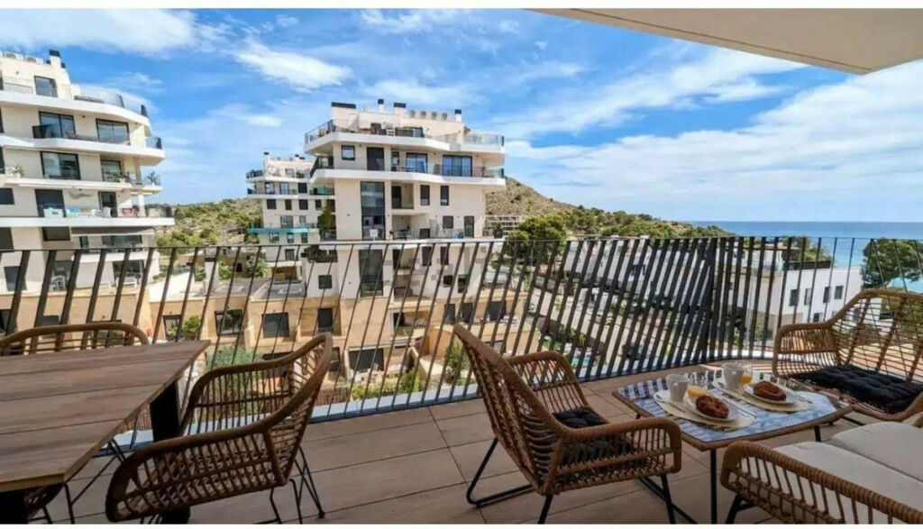 Middle Floor Apartment Villajoyosa Alicante - image 6