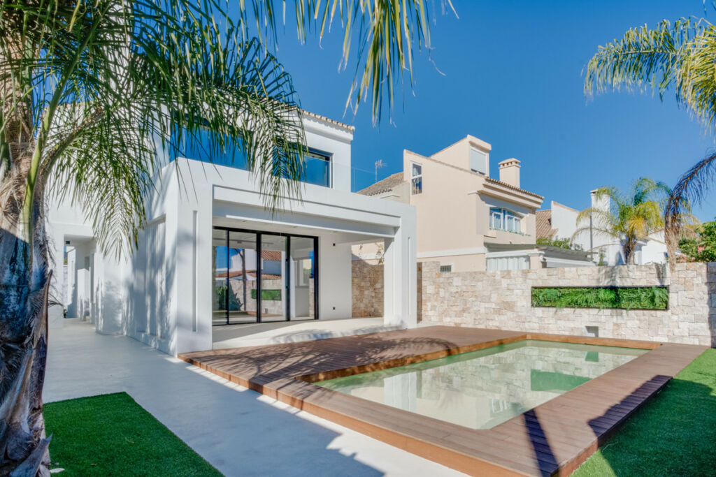 Detached Villa Costalita Málaga