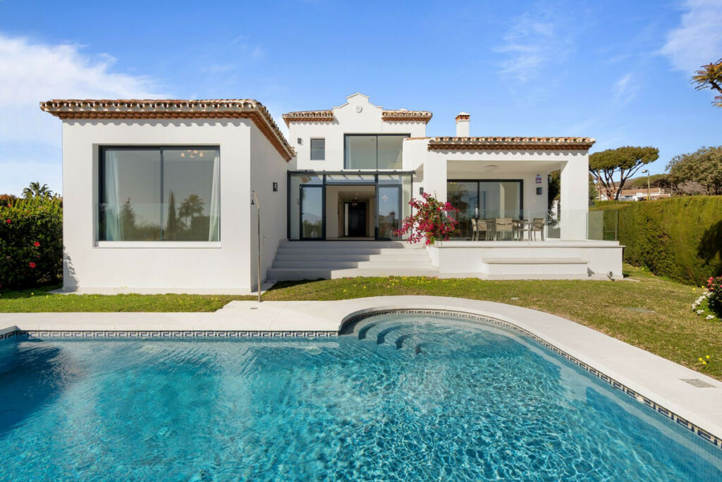 Detached Villa Elviria Málaga - image 32