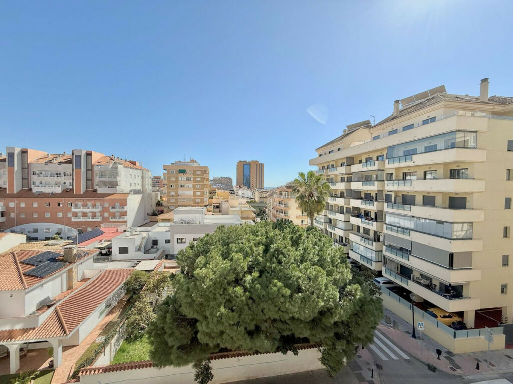 Middle Floor Apartment Los Boliches Málaga