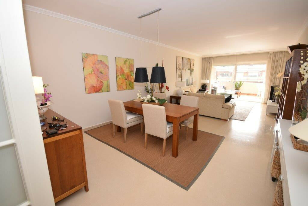 Middle Floor Apartment Puerto Banús Málaga