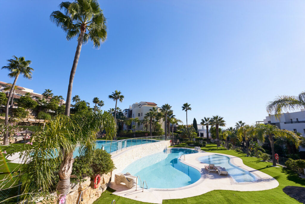 Penthouse Estepona Málaga - image 2