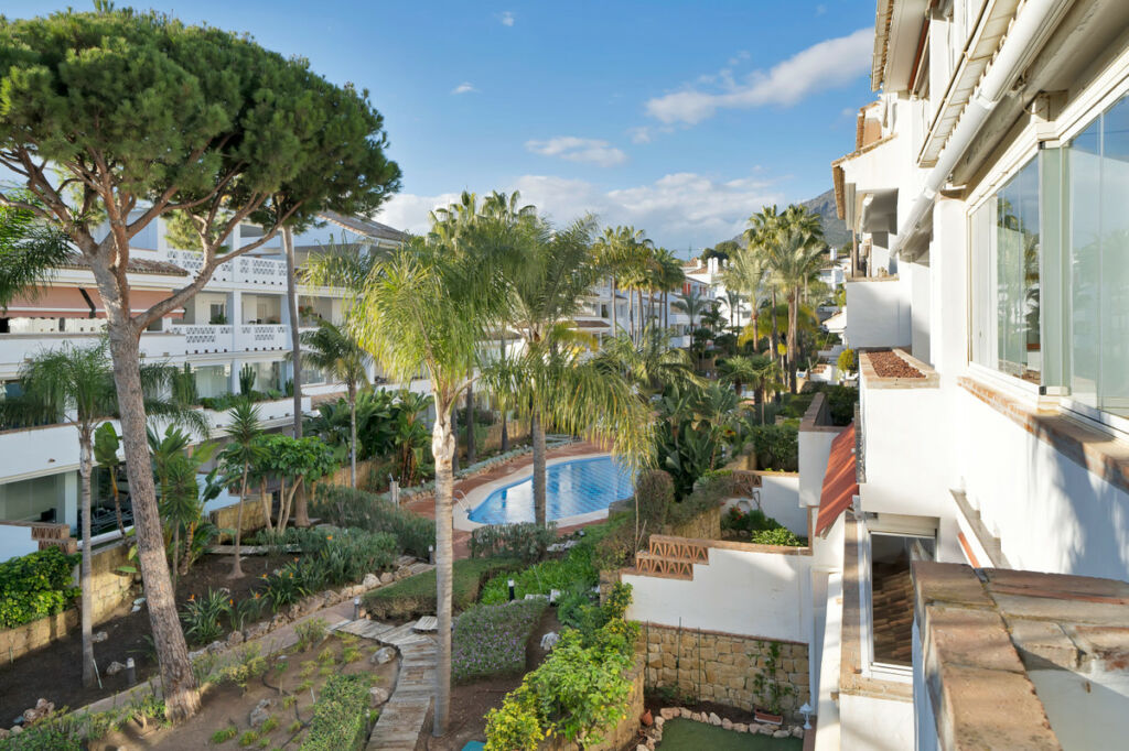 Ground Floor Apartment Marbella Málaga - image 2