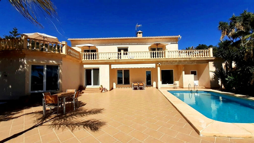 Detached Villa Teulada Alicante - image 2