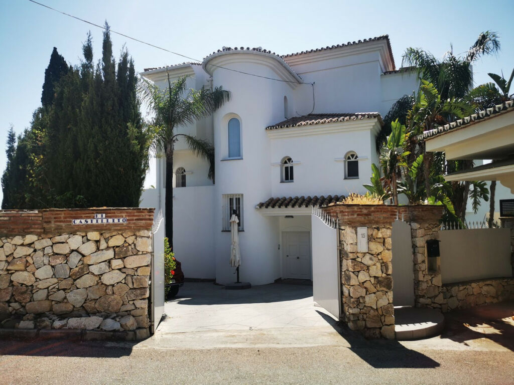 Detached Villa Atalaya Málaga - image 5