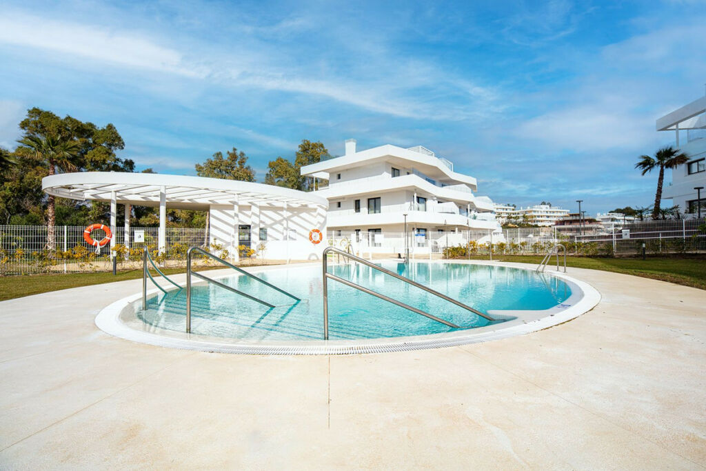 Middle Floor Apartment Estepona Málaga