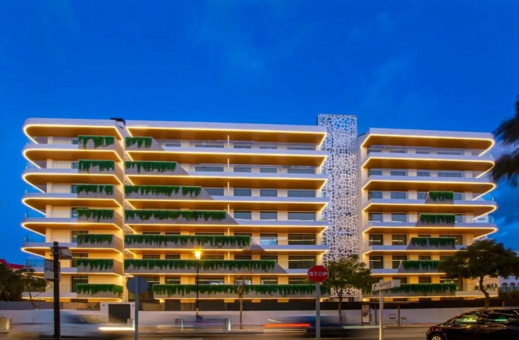 Middle Floor Apartment Fuengirola Málaga - image 2